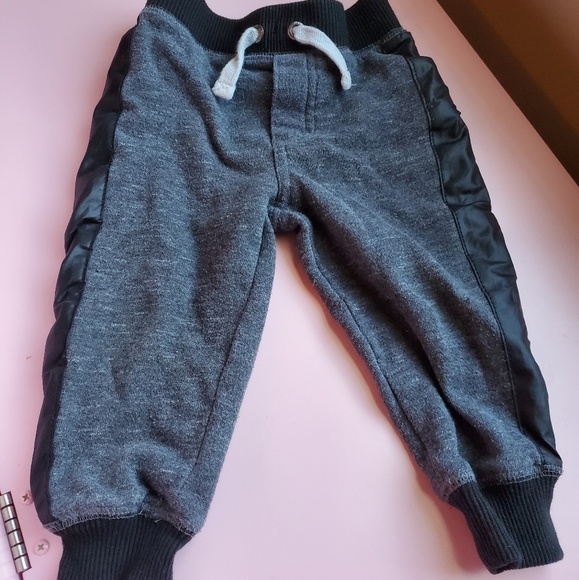 Calvin Klein Jogger Set - Picture 2 of 7